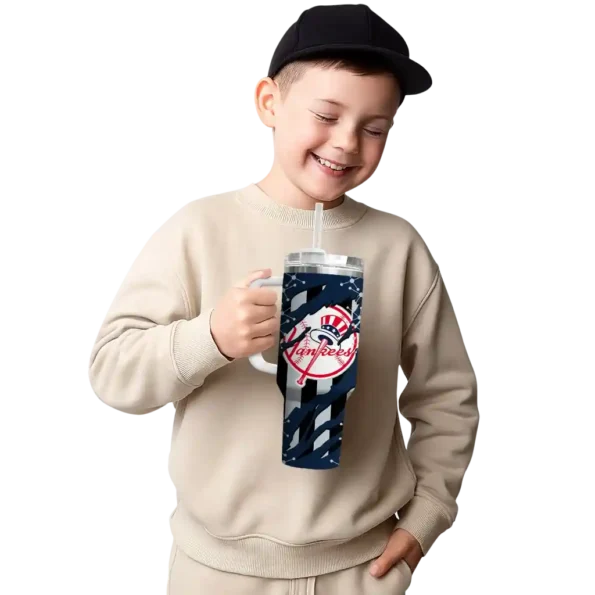 personalized new york yankees claw cut navy black curved tumbler latest model 1.webp